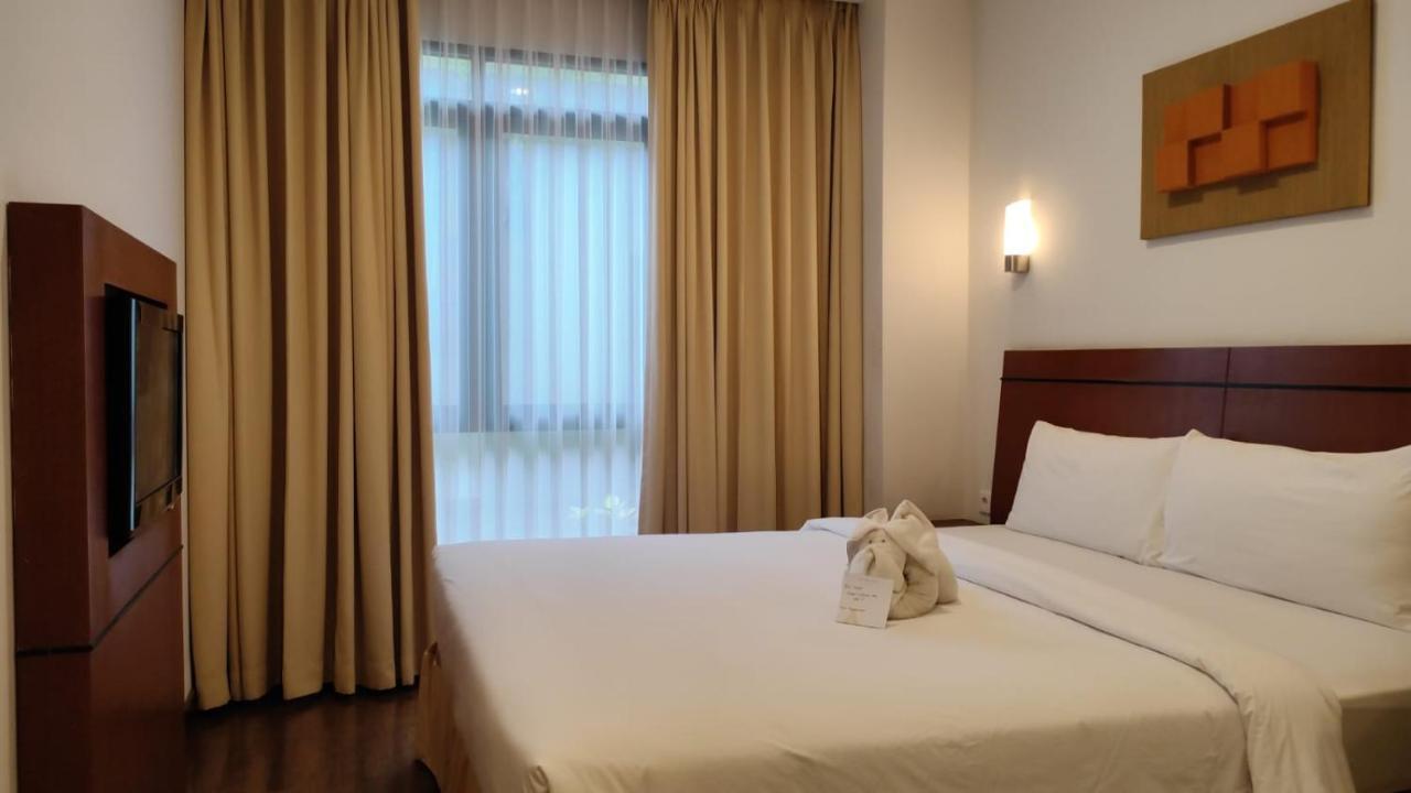 Grand Kuta Hotel And Residence Legian Exterior foto