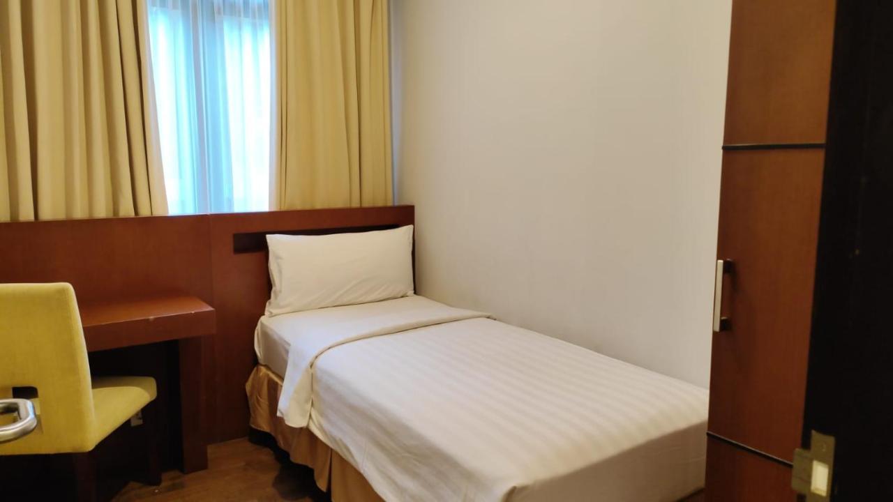 Grand Kuta Hotel And Residence Legian Exterior foto