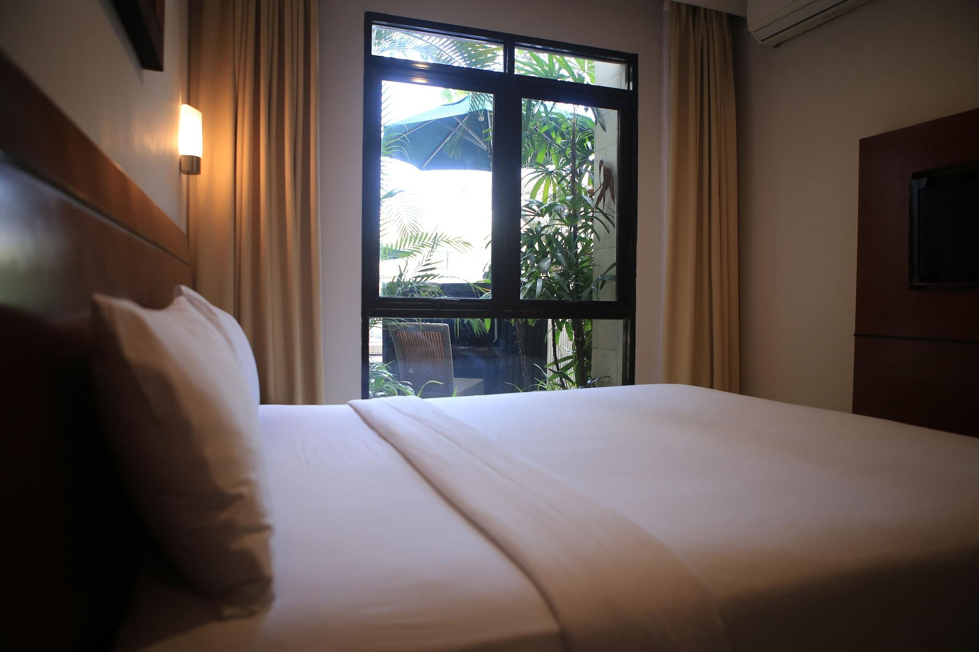 Grand Kuta Hotel And Residence Legian Exterior foto