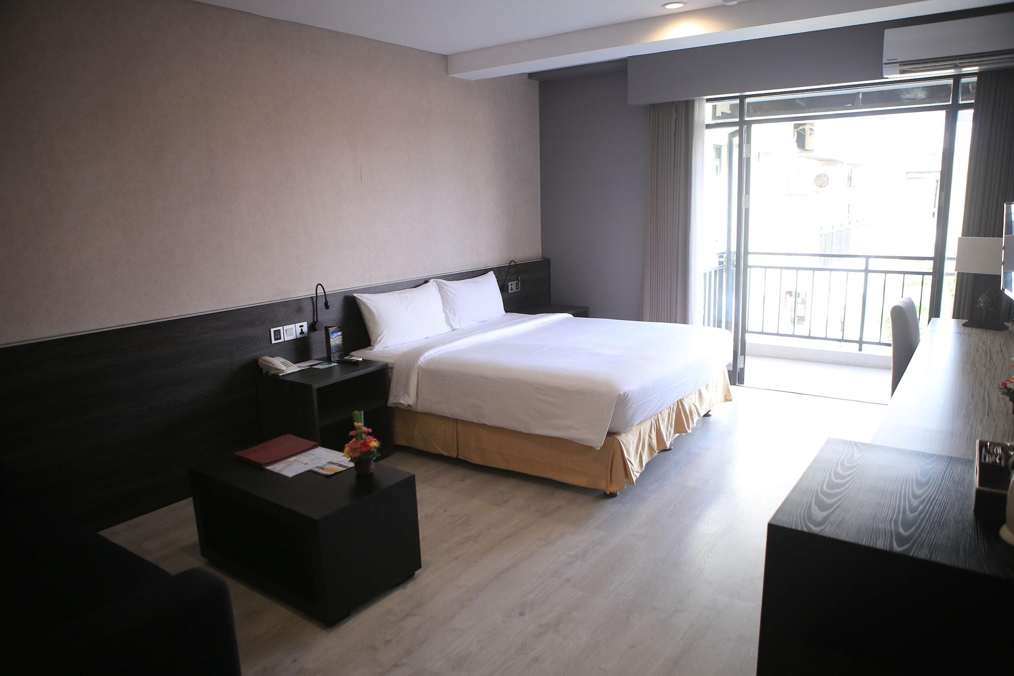 Grand Kuta Hotel And Residence Legian Exterior foto