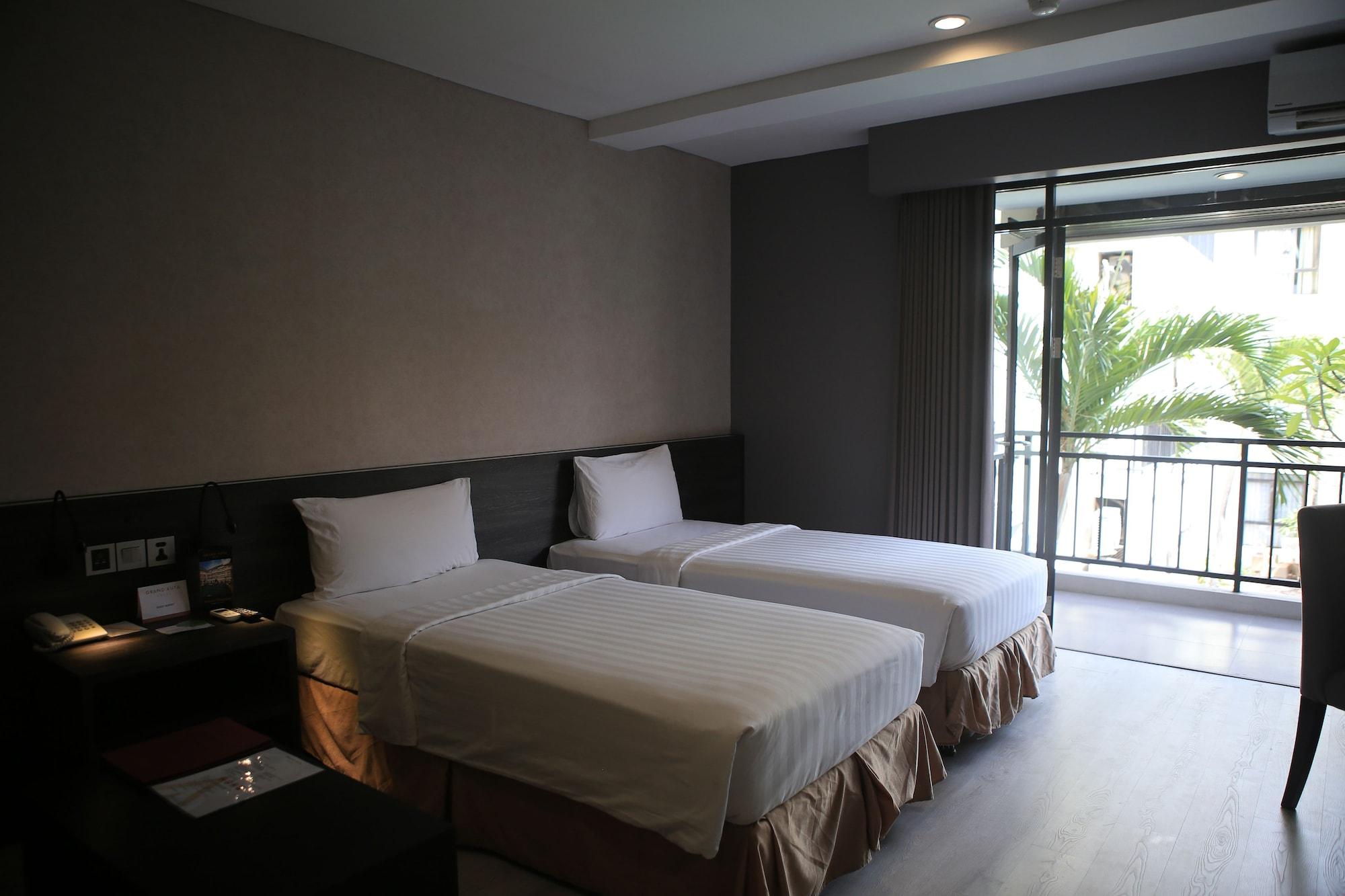 Grand Kuta Hotel And Residence Legian Exterior foto