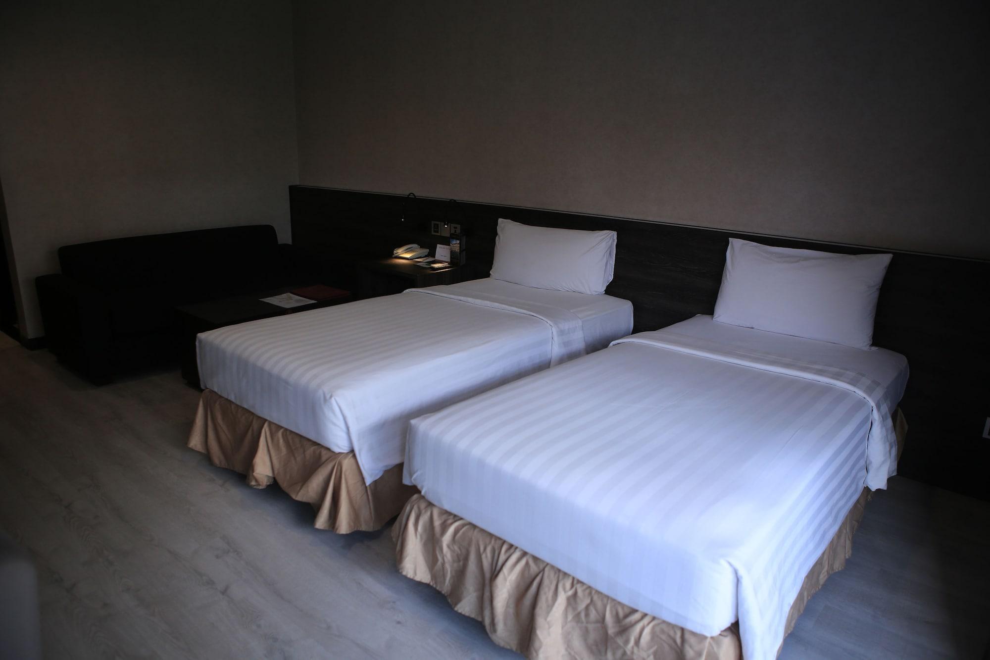 Grand Kuta Hotel And Residence Legian Exterior foto