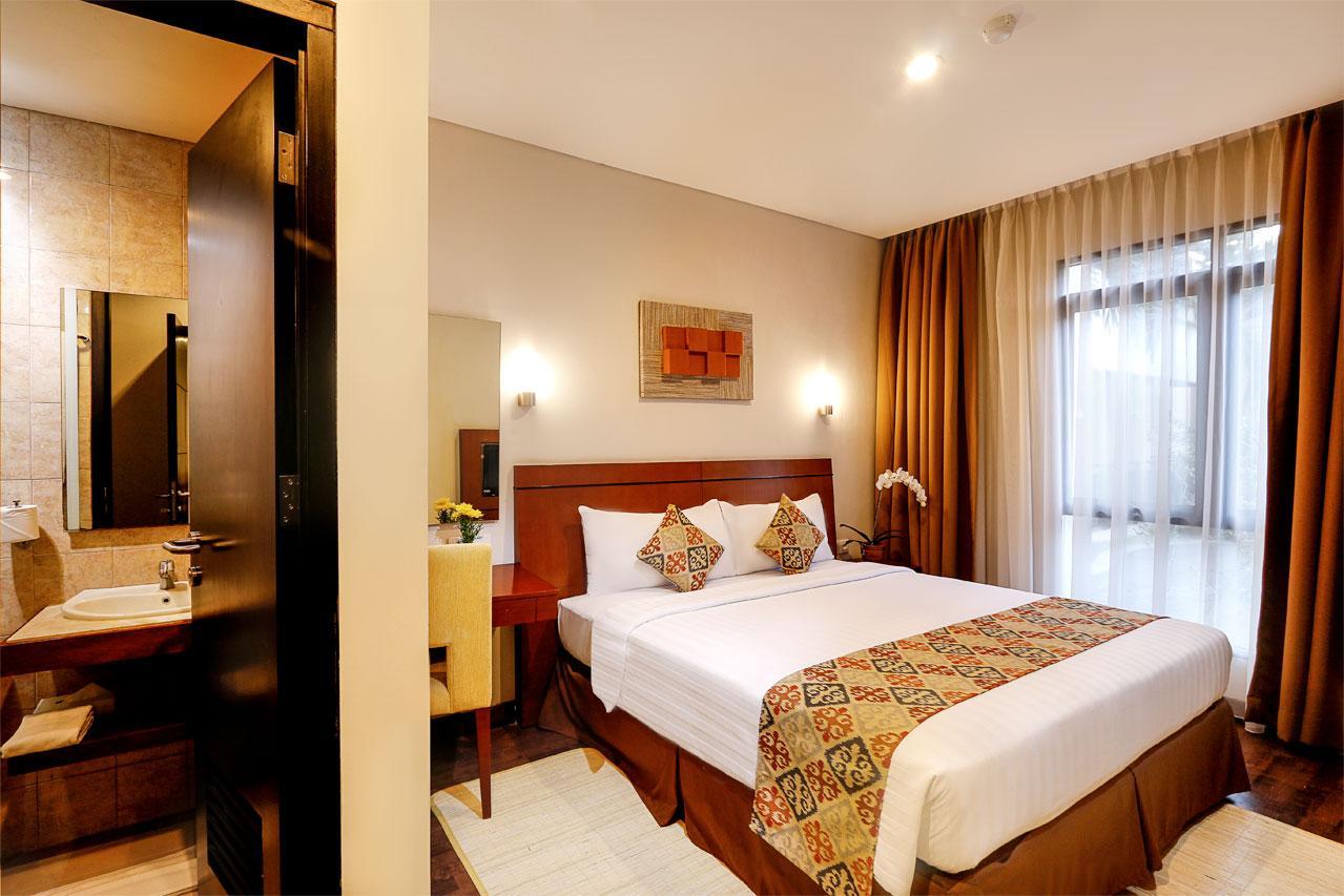 Grand Kuta Hotel And Residence Legian Exterior foto