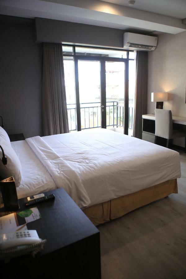 Grand Kuta Hotel And Residence Legian Exterior foto